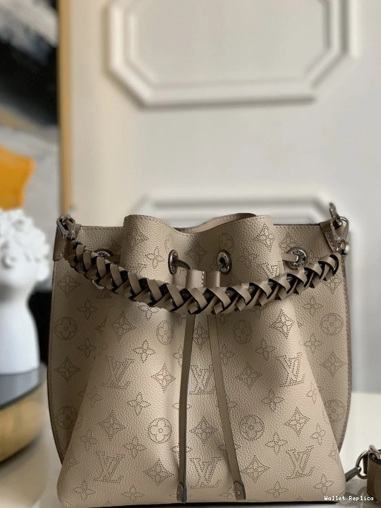 Affordable LOUIS VUITTON MURIA 0718